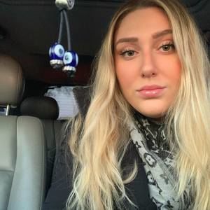 Meet your Posher, Vanessa